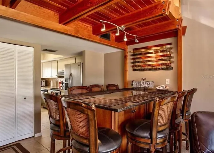 In The Heart Of Clearwater Apartment *