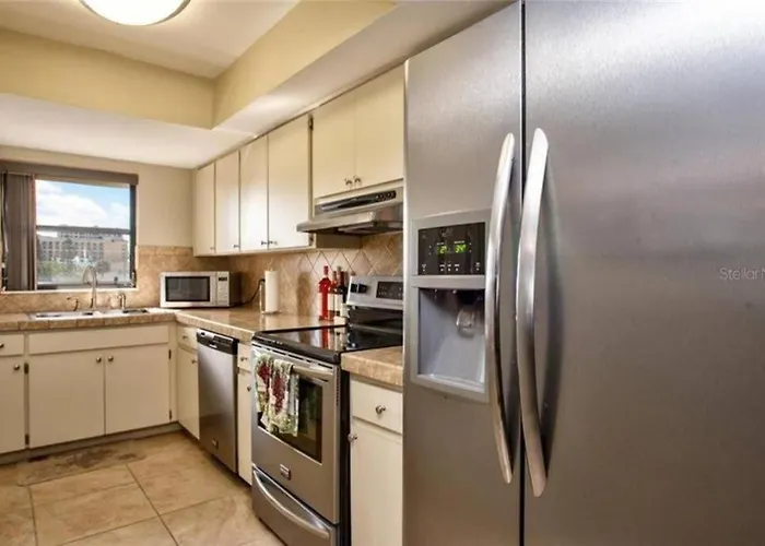 In The Heart Of Clearwater Apartment *